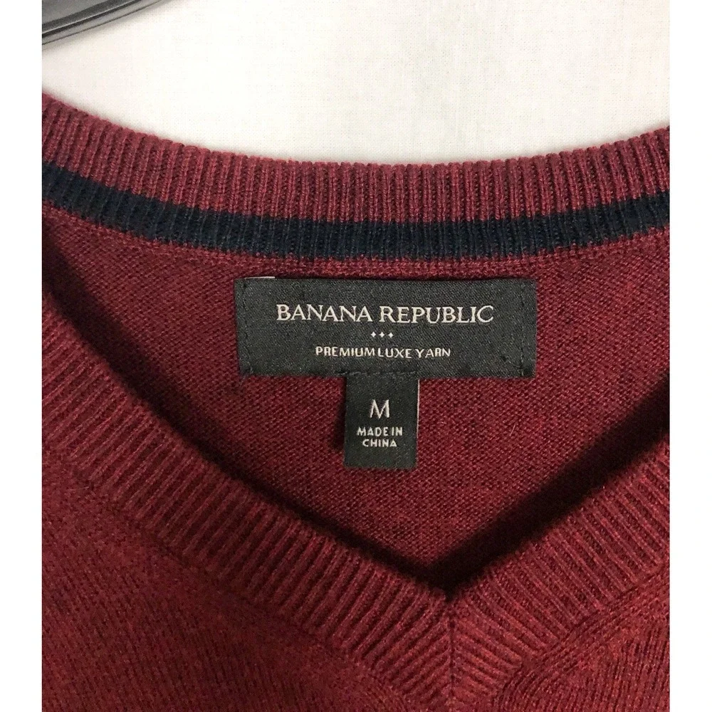 Banana Republic Premium Luxe Yarn Sweater‎ Mens Size M Knit Wine Color